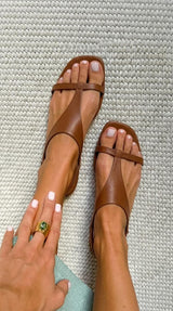 Sandales slingback basses Cognac à pointe carrée en cuir