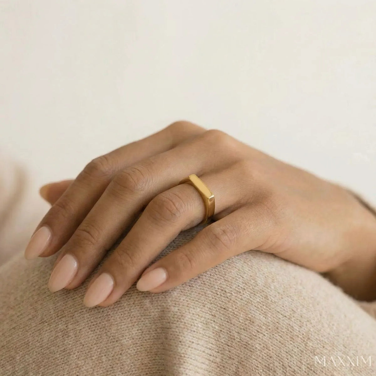VELORA RING