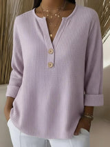Lucia | T-shirt texturé à col Henley boutonné
