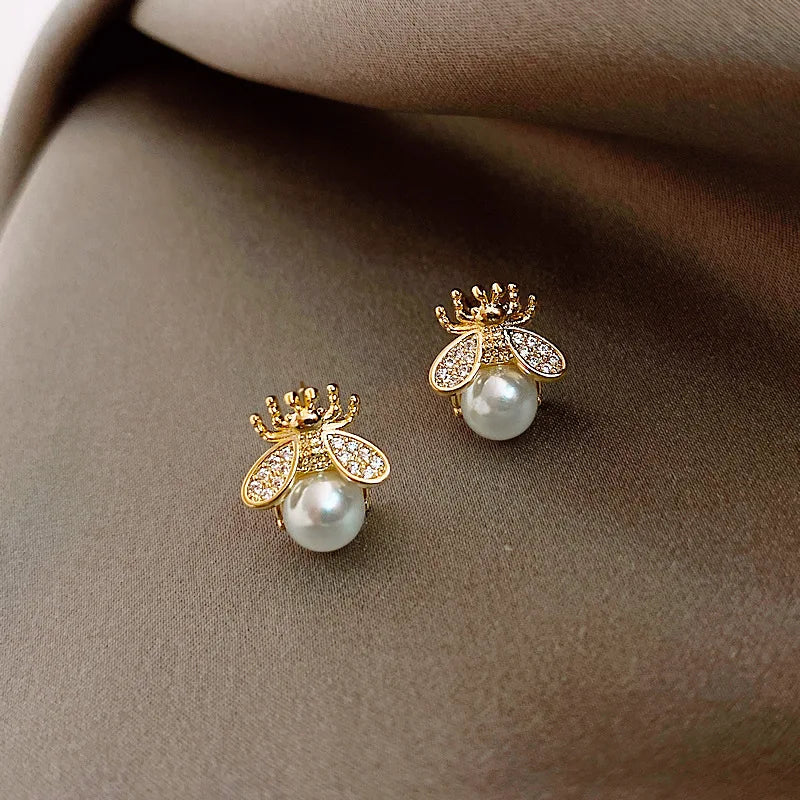 Honey Bee Pearl Stud Earrings – Elegant Gold-Tone Jewelry for Women