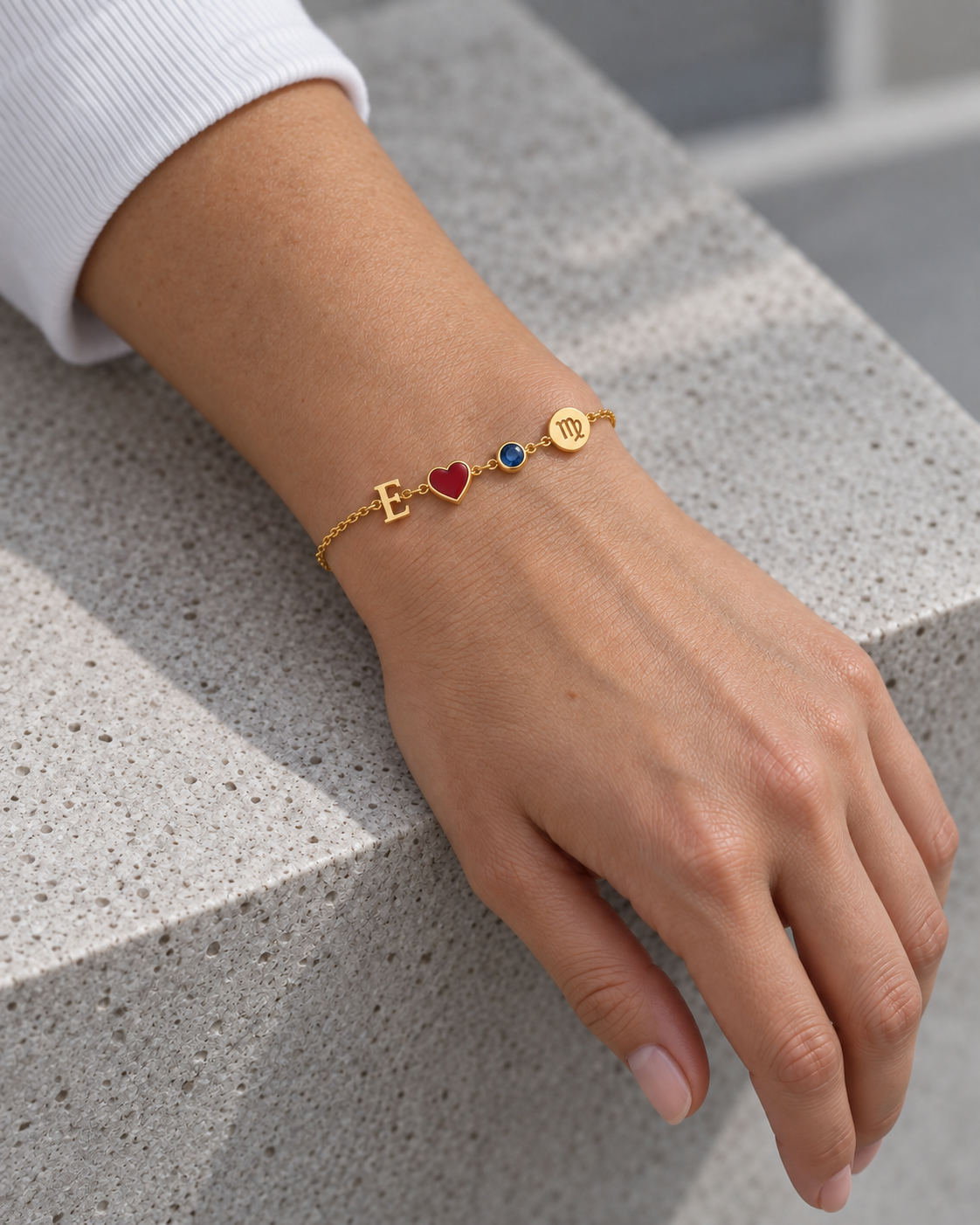 Gepersonaliseerde hartjes armband met initiaal