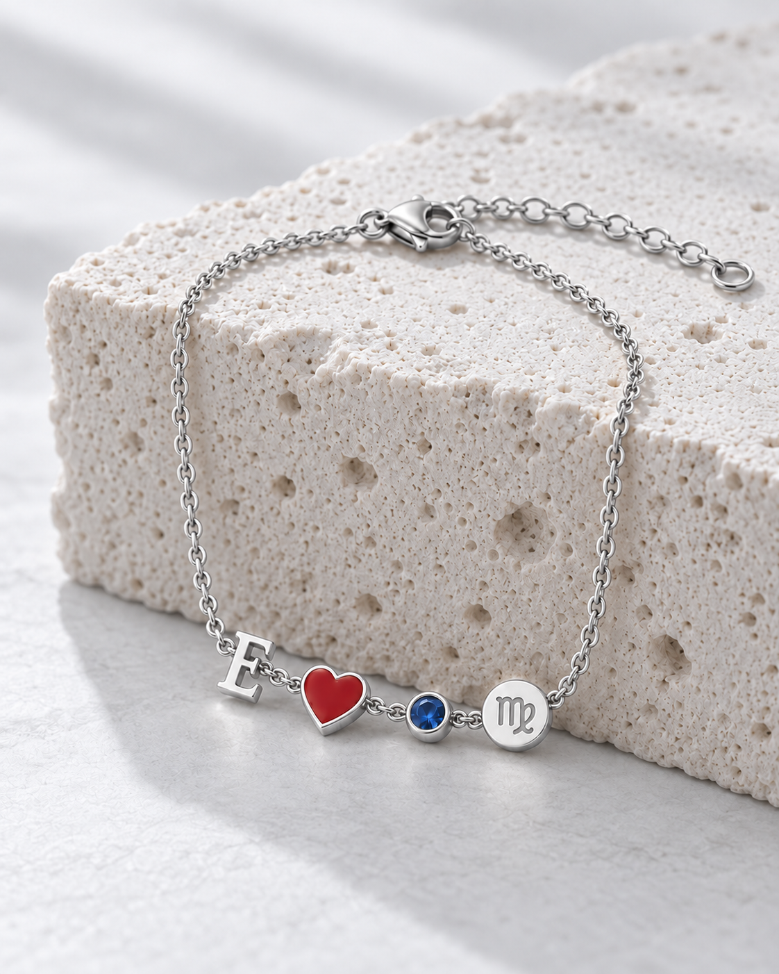 Gepersonaliseerde hartjes armband met initiaal