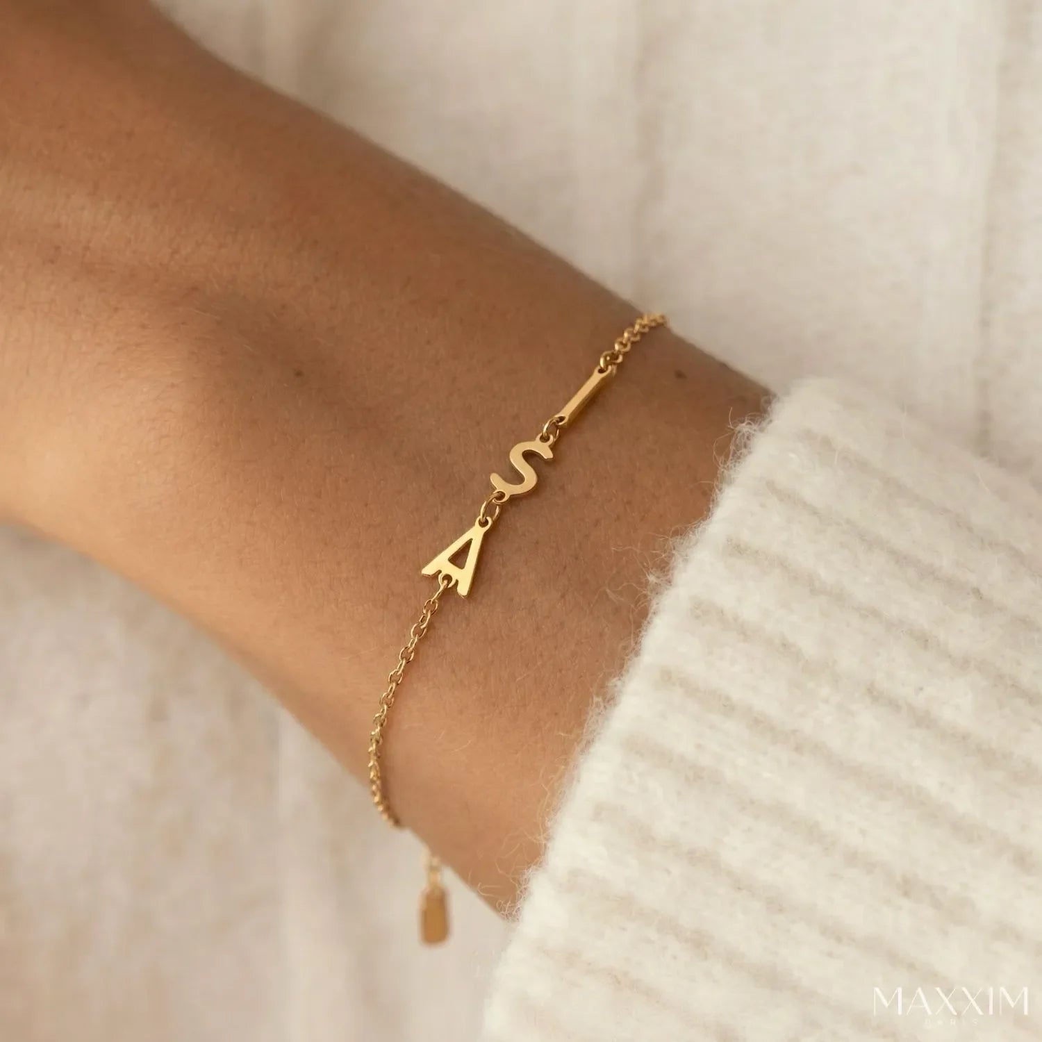 SIDEWAYS ARMBAND