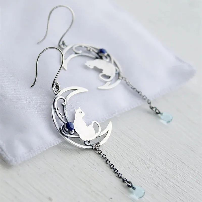 Moonlight Cat Earrings – Vintage Crescent Design with Lapis Lazuli Gemstone