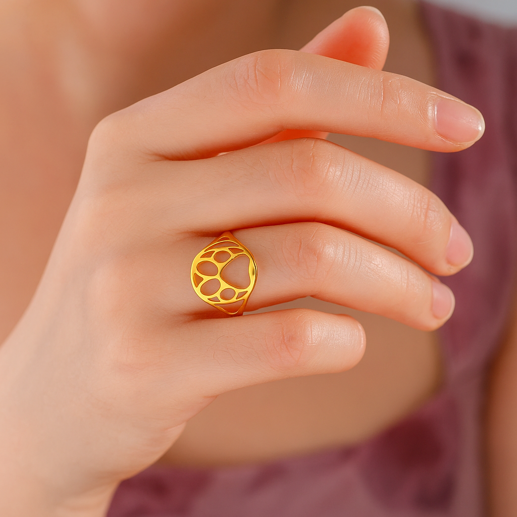 Open Paw Ring in Stainless Steel – Lightweight & Stylish
